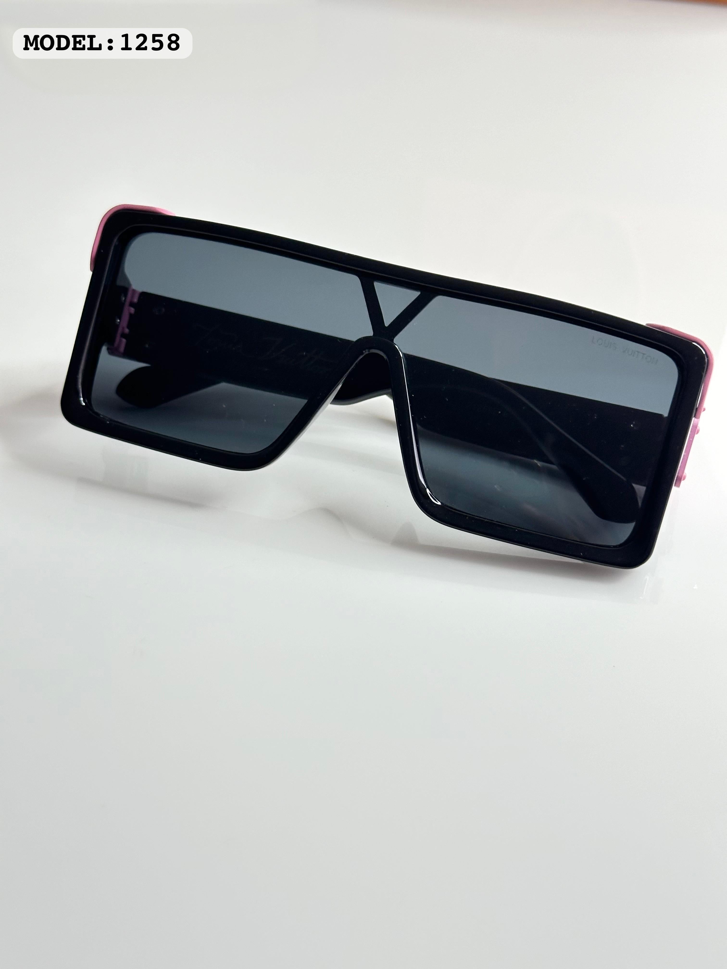 Lou_is Vuitton 1258 Black